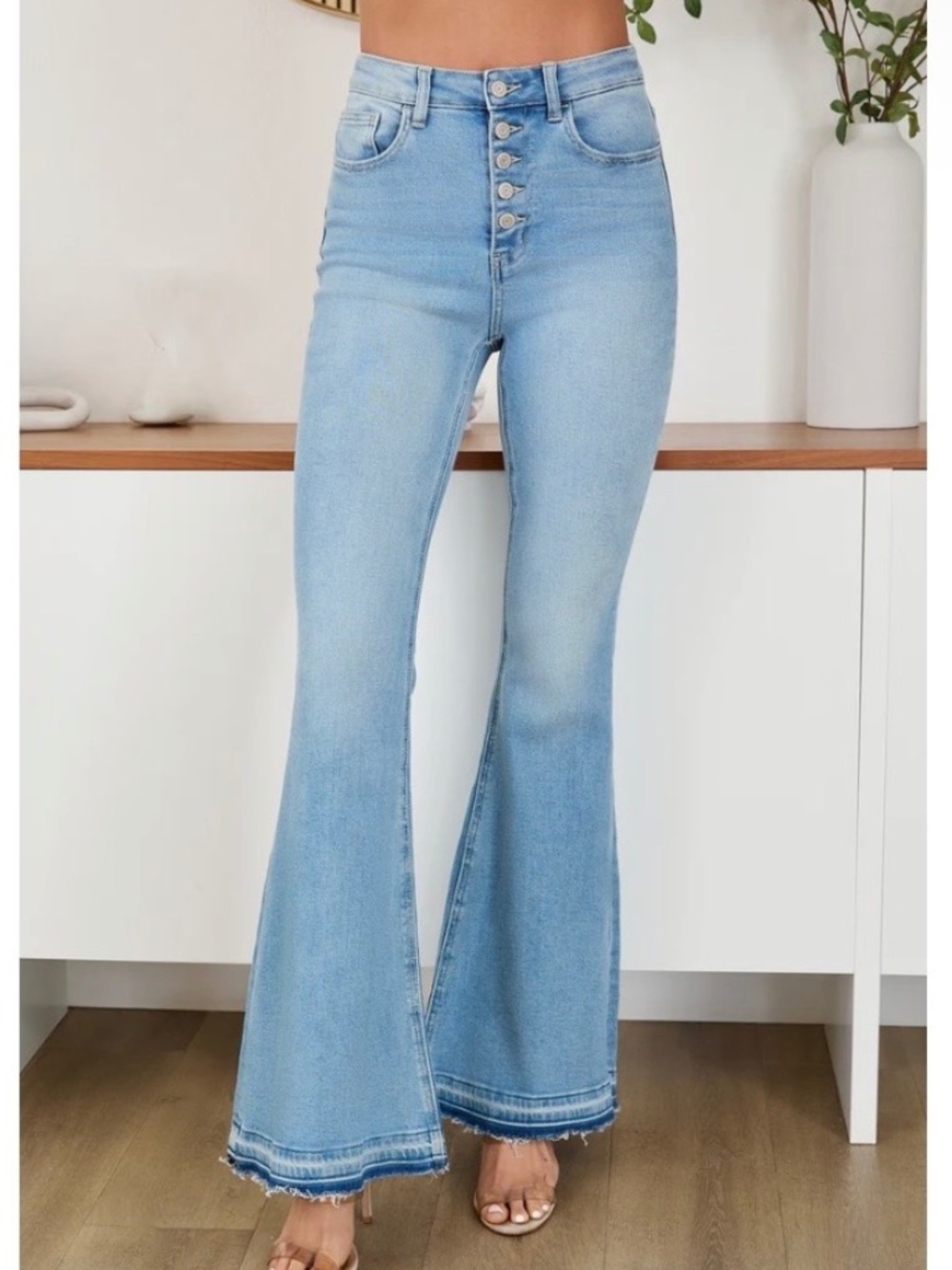 NWOT Vervet High Rise Flare Jeans Light Wash Frayed Hem Bell Bottom Size 26